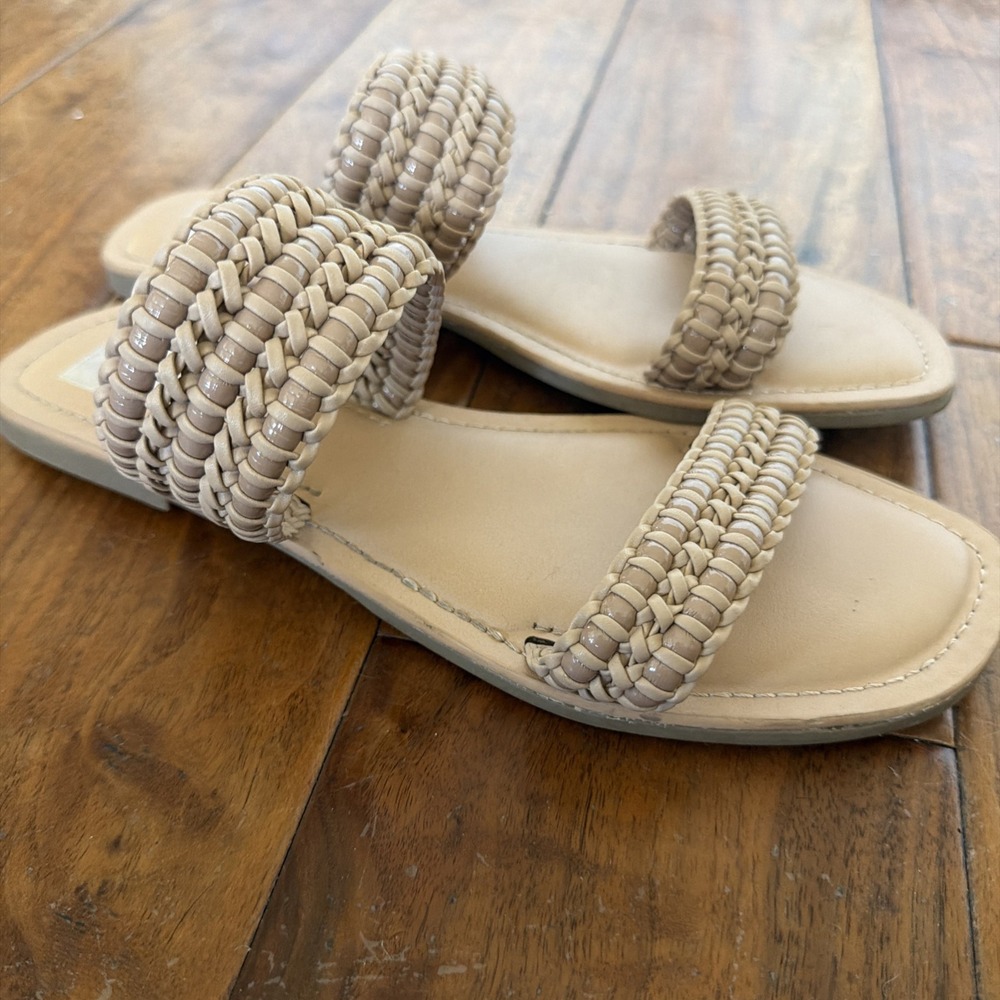 Dolce Vita Joolip Sz 8.5 Flat Nude Tan Slide Sandals Beach Resort Pool Slip On
